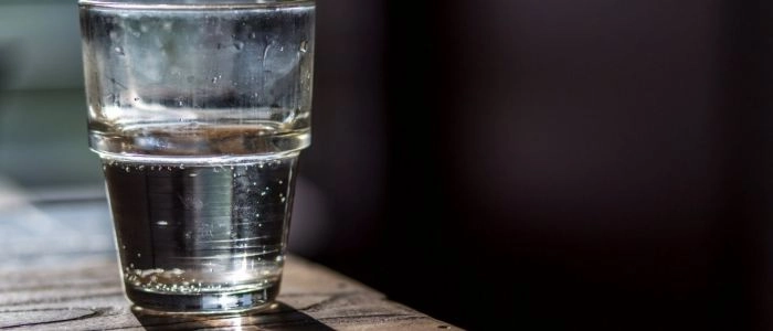 Как правильно пить воду: нормы, режимы и удобные решения для ежедневного баланса